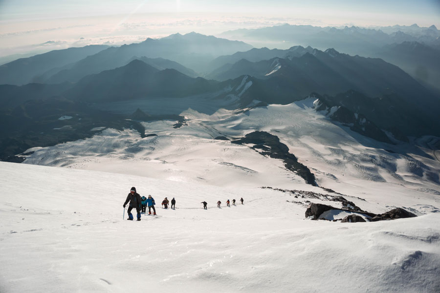 驕傲！山美股份歐洲員工勇攀歐洲第一峰-厄爾布魯士峰