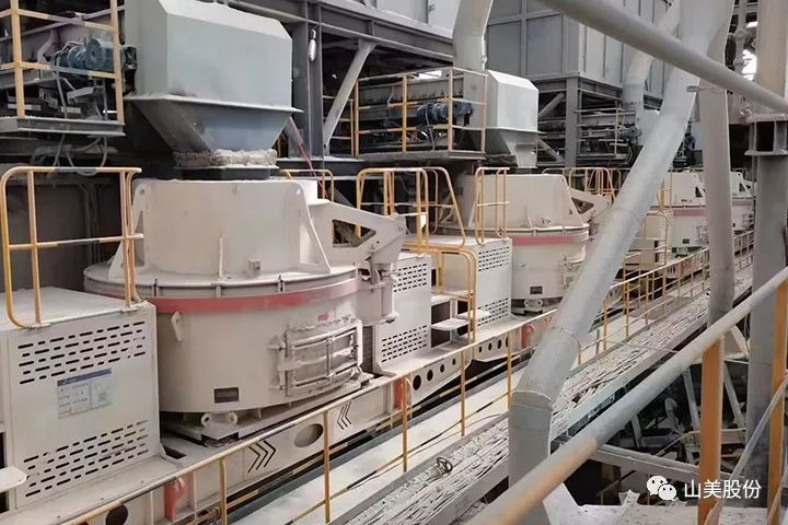 砂石協(xié)會(huì)報(bào)道！上海山美大進(jìn)料、大產(chǎn)量立式?jīng)_擊破碎機(jī)（制砂機(jī)）成功用于東方希望骨料生產(chǎn)線升級(jí)改造項(xiàng)目！