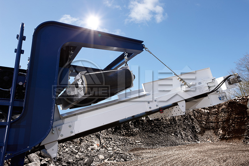 一臺(tái)移動(dòng)履帶式破碎機(jī)多少錢？