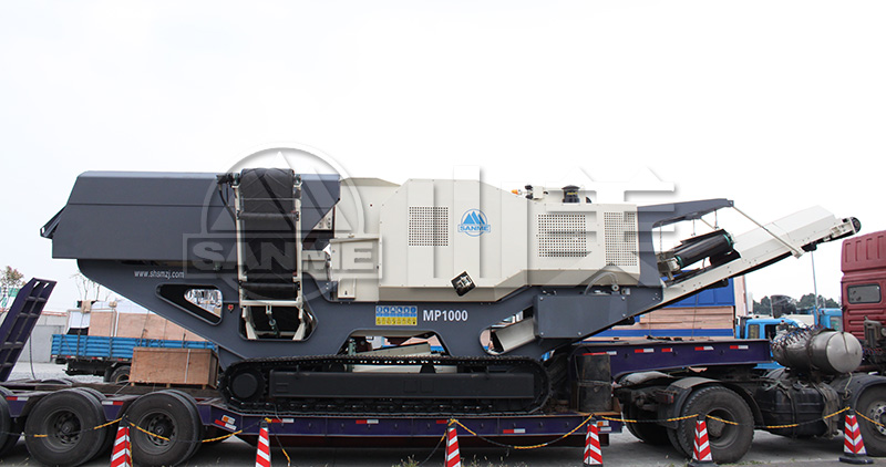 與傳統(tǒng)的固定式破碎機(jī)相比，移動(dòng)破碎站有哪些特點(diǎn)？