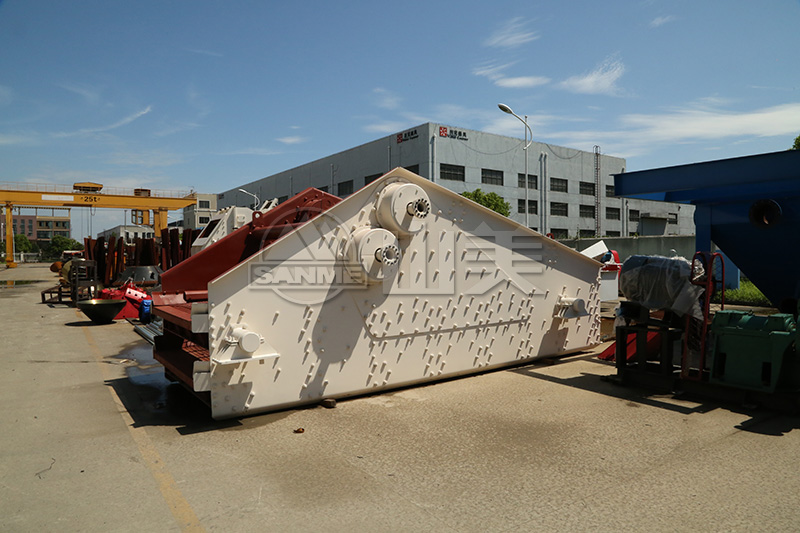 振動(dòng)篩入料時(shí)物料投放要注意什么？