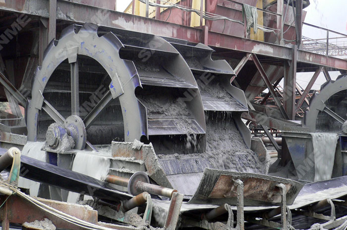 大型骨料生產(chǎn)線，為什么都選擇輪式洗砂機(jī)