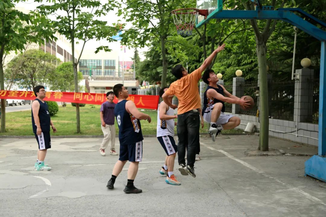 上海山美股份2025春季運動會火熱啟幕！拔河、籃球預(yù)賽燃情開戰(zhàn)