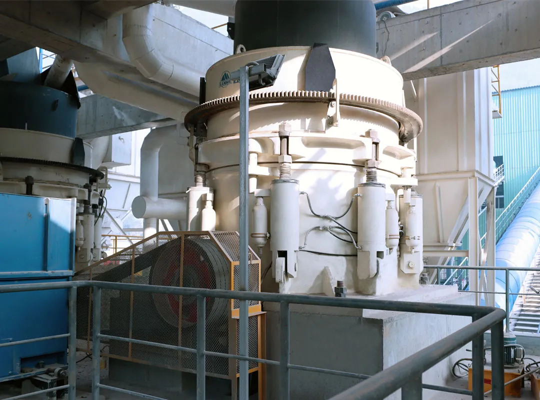 2臺SMS5000大型多缸液壓圓錐破碎機(jī)服務(wù)于華新水泥（長陽）時產(chǎn)2000噸骨料生產(chǎn)EPCO項目